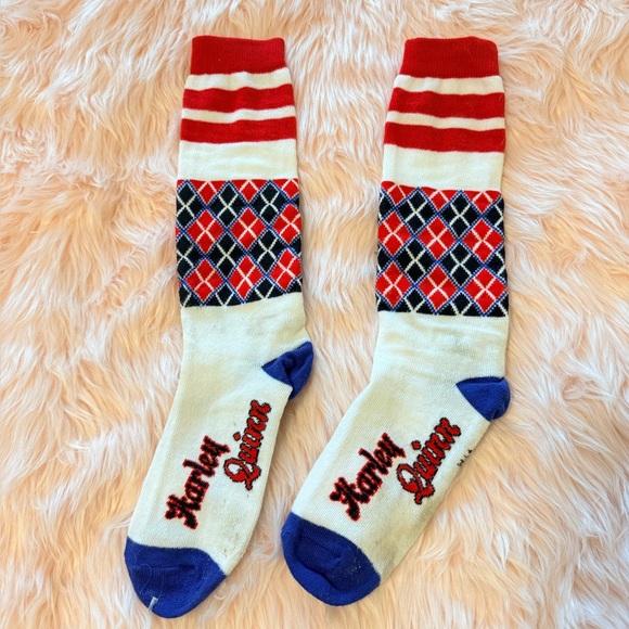 Harley Quinn Costume (Full 10 piece Set) - Picture 9 of 16